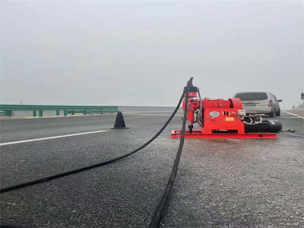 丰宁马路路基路面开裂下沉注浆加固灌浆